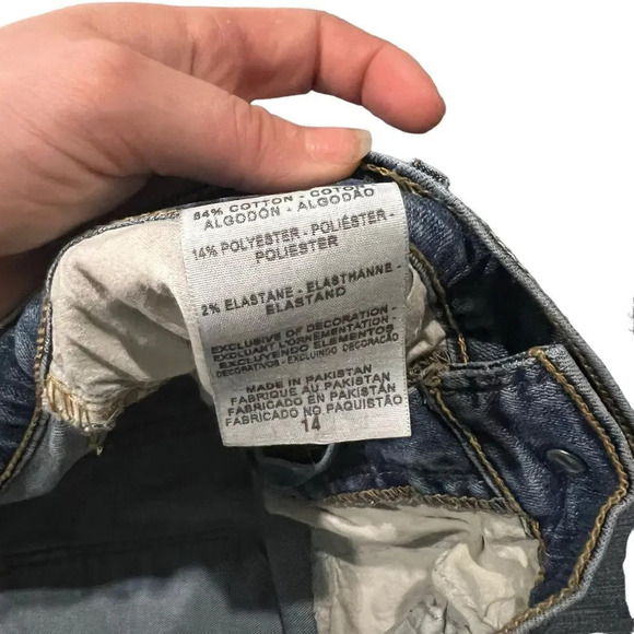 Levi's 512 Perfectly Slimming Cropped Jeans 14 - Picture 3 of 4